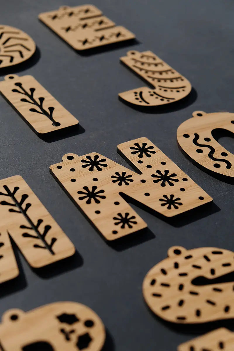 Lettres décoratives en bois pour le sapin