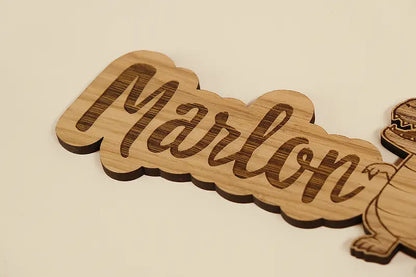 T-Rex-Wanddekoration aus Holz zum Personalisieren 